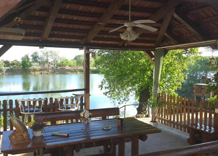 Jarin Raj Апартаменты Morovic