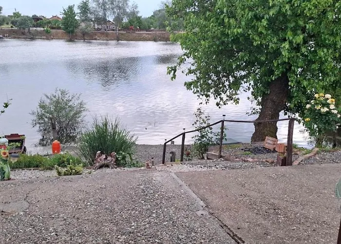 Апартаменты Jarin Raj Morovic